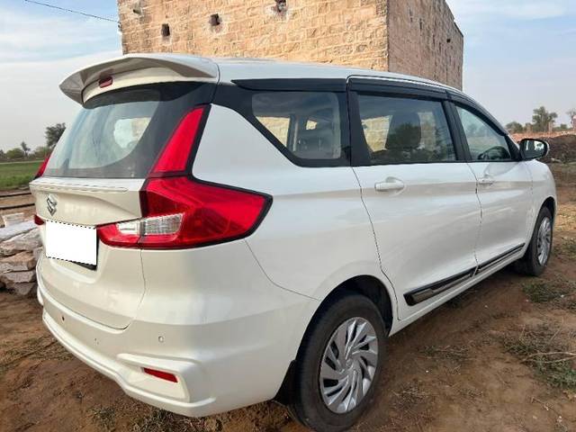 https://images10.gaadi.com/usedcar_image/4581764/original/processed_f480dd0c-090d-4090-a97e-b1754c47f310.jpg?imwidth=6401