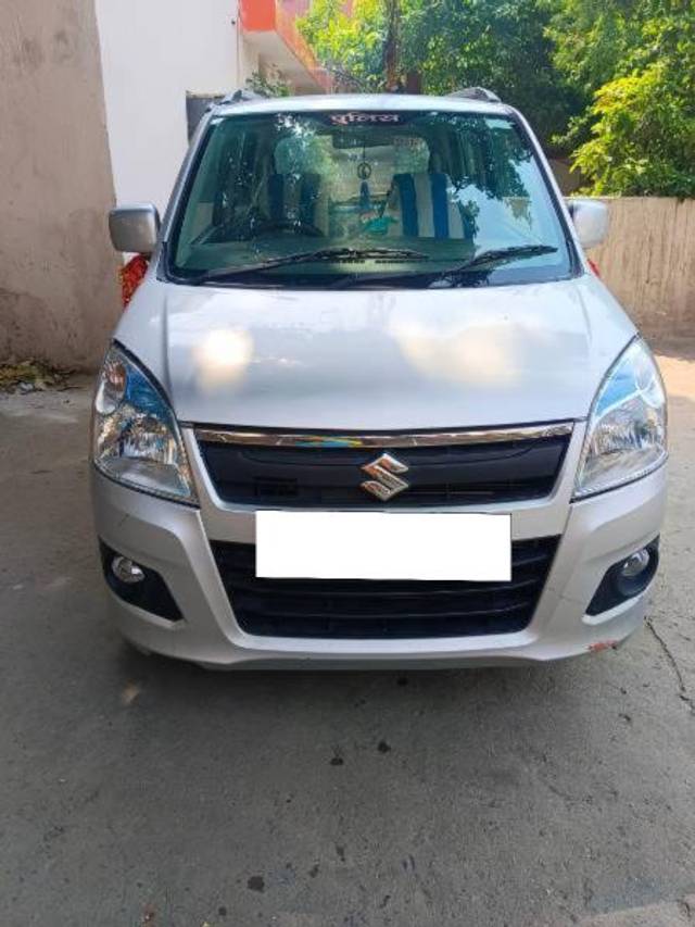 https://images10.gaadi.com/usedcar_image/4581824/original/processed_216f0e68-ea58-4217-8dce-41f1f862c24e.jpg?imwidth=6400