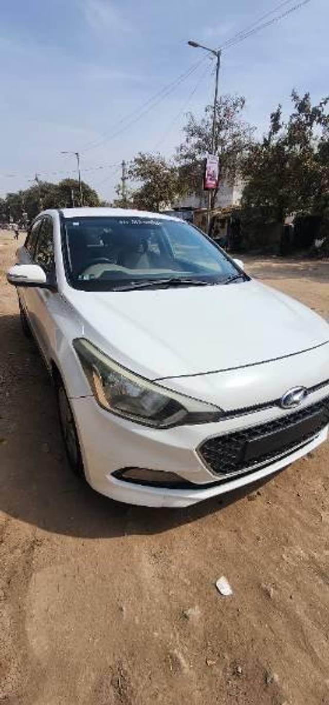 https://images10.gaadi.com/usedcar_image/4581832/original/processed_44309178-3cab-4f08-8bea-f7205559811f.jpg?imwidth=6402