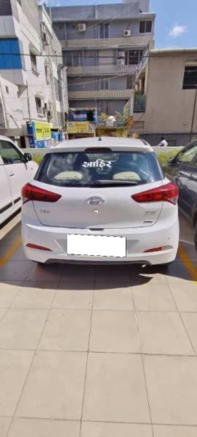 https://images10.gaadi.com/usedcar_image/4581832/original/processed_5451a19c-72f2-4349-b358-792f0c3f6efd.jpg?imwidth=6401