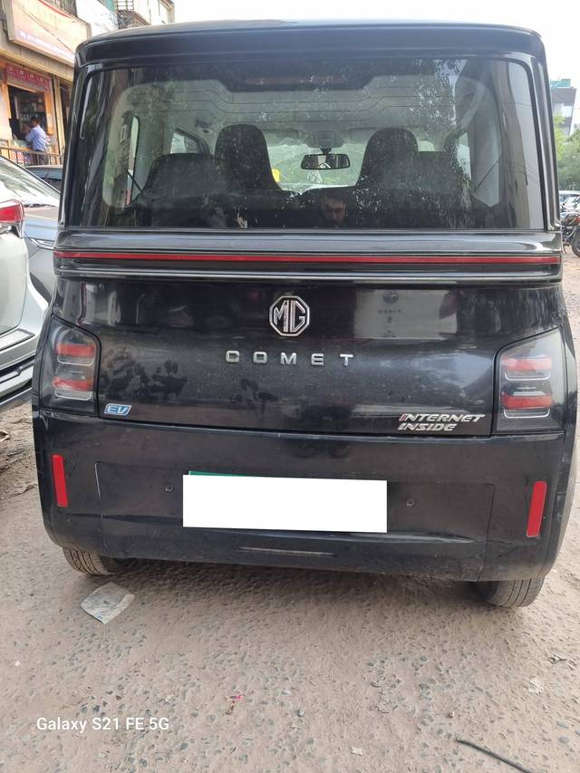 https://images10.gaadi.com/usedcar_image/4581903/original/processed_7145bd3de1d9553500e8bc0d721f9fb1.jpg?imwidth=6401
