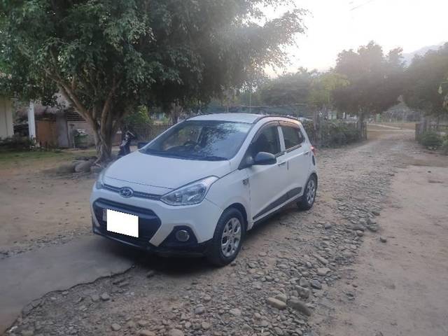 https://images10.gaadi.com/usedcar_image/4581907/original/processed_e3a5590a-1c35-45e2-b648-f9595a6d28c8.jpg?imwidth=6402