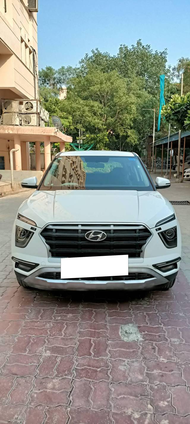 https://images10.gaadi.com/usedcar_image/4581916/original/processed_9b8add21-608d-48a9-846d-84d6c45f8524.jpg?imwidth=6400