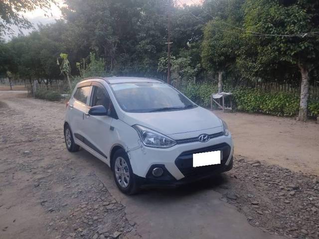 https://images10.gaadi.com/usedcar_image/4581925/original/processed_7984cbb3-2252-456c-a9f7-f6cbd91d583c.jpg?imwidth=6400