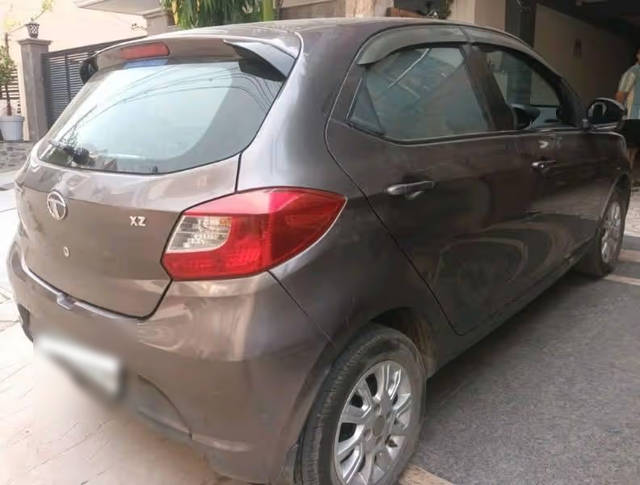 https://images10.gaadi.com/usedcar_image/4581954/original/3484999c-bf71-4d27-972c-39a550f7096f.png?imwidth=6401