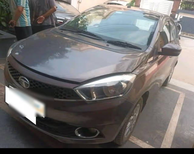 https://images10.gaadi.com/usedcar_image/4581954/original/a98f9c35-8aa2-402c-ac87-9a81966e85af.png?imwidth=6402