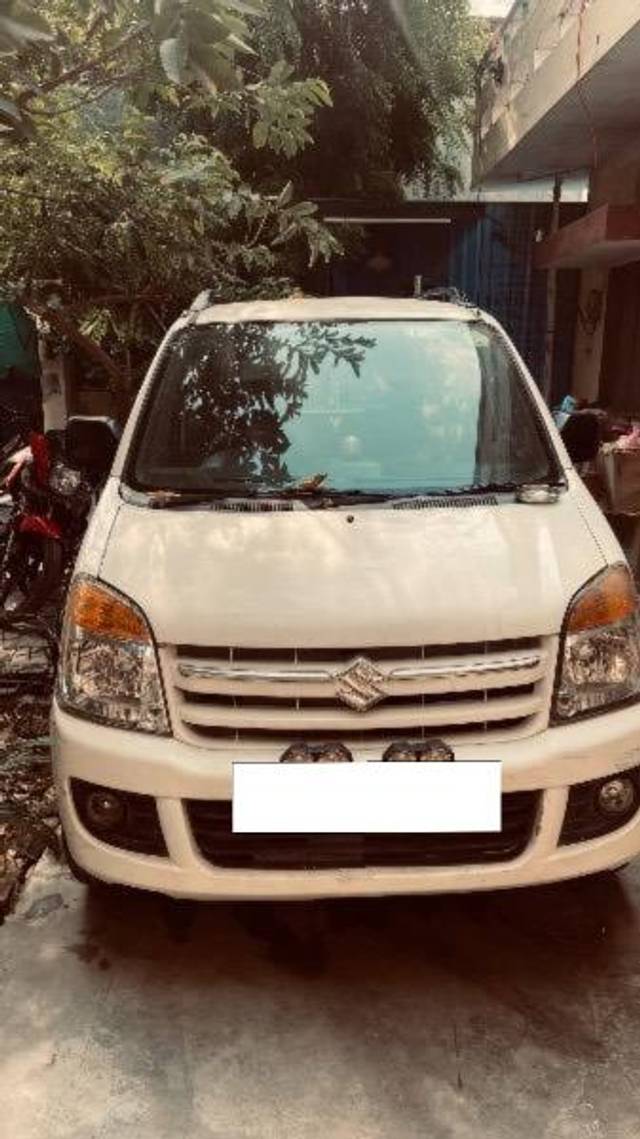 https://images10.gaadi.com/usedcar_image/4581973/original/processed_22fc4f5c-64df-406e-8a77-d089729f265b.jpeg?imwidth=6402