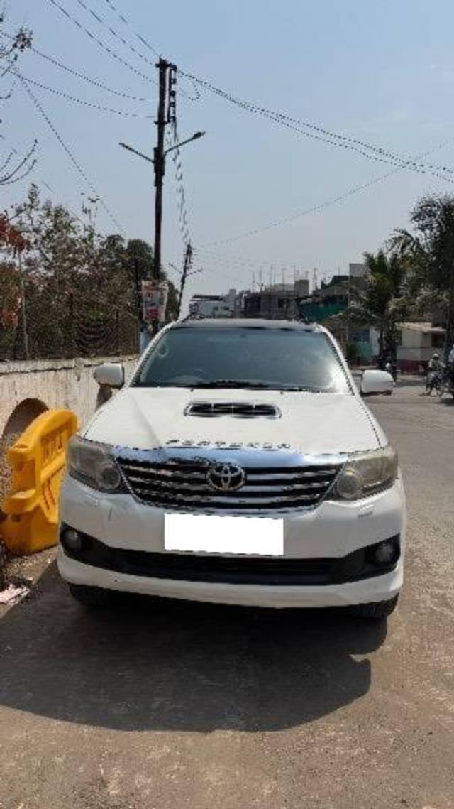 https://images10.gaadi.com/usedcar_image/4581984/original/processed_5fe0ec78-4f86-4095-b18d-0976d43a8557.jpeg?imwidth=6402