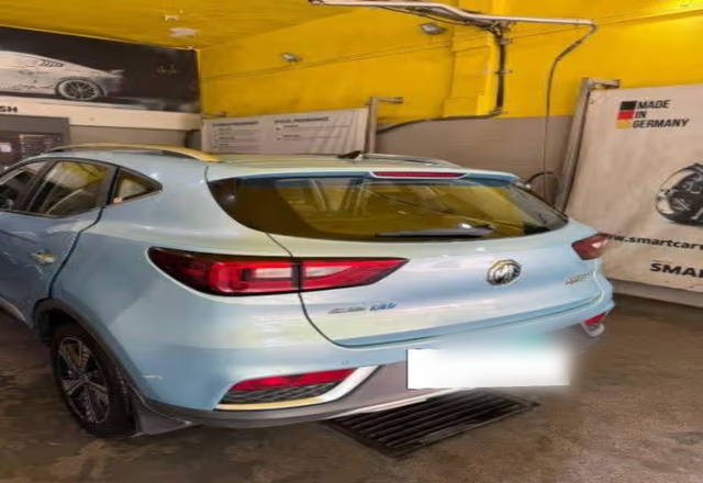 https://images10.gaadi.com/usedcar_image/4581985/original/4d9da73d-f0e9-4e97-b588-cb7340320622.?imwidth=6402