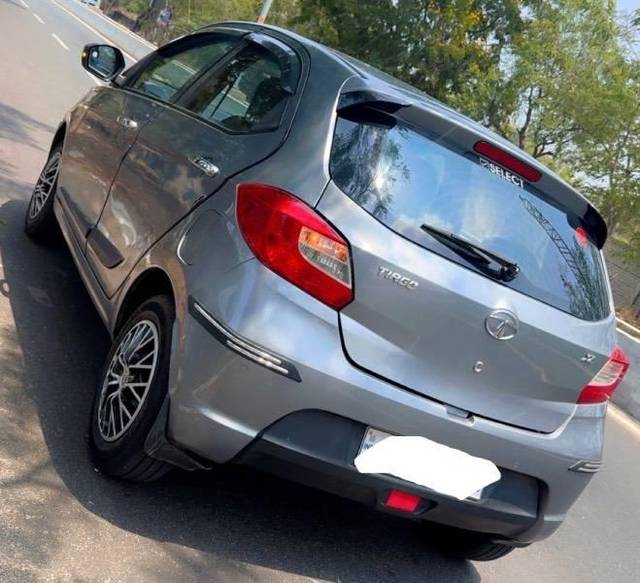 https://images10.gaadi.com/usedcar_image/4581989/original/processed_3bcf2f2d-fdd6-4b26-bb35-5490a2ff3aae.jpeg?imwidth=6401