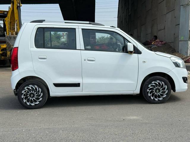 https://images10.gaadi.com/usedcar_image/4581990/original/processed_9e48dec8db0c9899fc0d3bdf3c80a9c8.jpeg?imwidth=6401