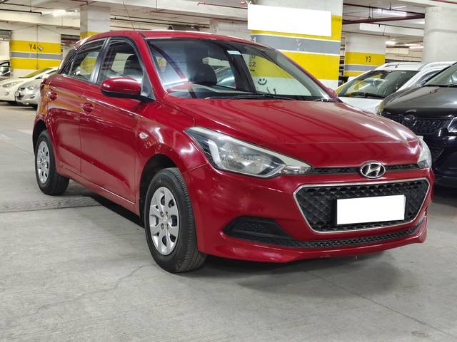 https://images10.gaadi.com/usedcar_image/4582080/original/processed_c24f09cbfaaf20eb12965f866eef2b8a.jpg?imwidth=6402