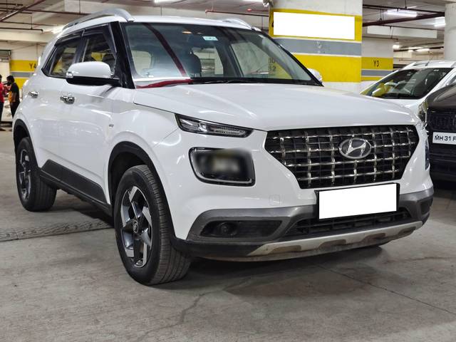 https://images10.gaadi.com/usedcar_image/4582084/original/processed_462ab2aa3e921b4b9d67e38e5c9c82c1.jpg?imwidth=6400