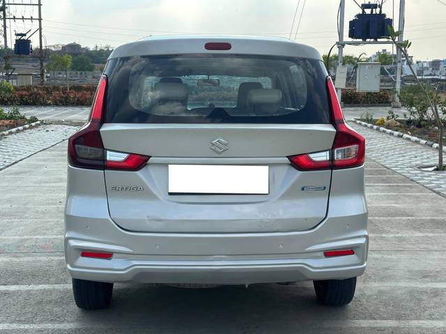 https://images10.gaadi.com/usedcar_image/4582100/original/processed_a9c5e7e6ff680b48bb4b5739c75e92c3.jpeg?imwidth=6401