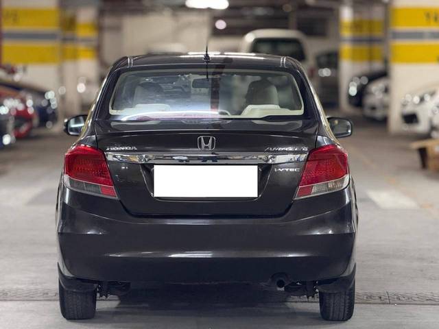 https://images10.gaadi.com/usedcar_image/4582112/original/processed_282df2a6efdc03f95084b058788159f3.jpg?imwidth=6401