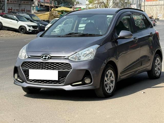 https://images10.gaadi.com/usedcar_image/4582116/original/processed_2724007c4c5c04a79cdeb7cf1af9f5e4.jpeg?imwidth=6401