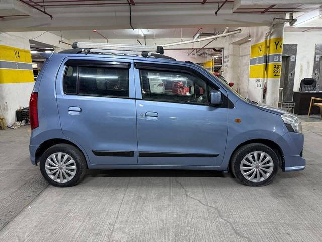 https://images10.gaadi.com/usedcar_image/4582117/original/processed_59f4c725b1478bdbcf2798c099086824.jpg?imwidth=6401