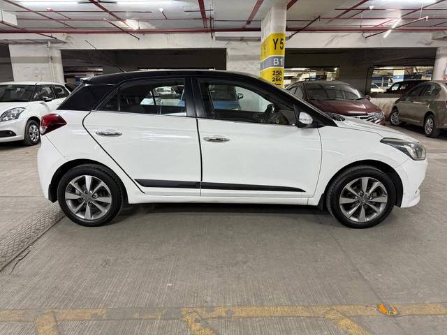 https://images10.gaadi.com/usedcar_image/4582131/original/processed_4f1bd860696a66278938b9012d424ff2.jpg?imwidth=6401