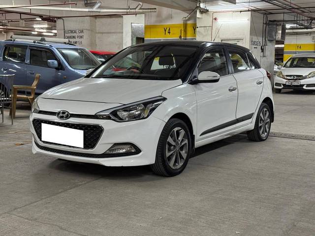 https://images10.gaadi.com/usedcar_image/4582131/original/processed_e5f969664e61abd1b9d4b1c0755867b5.jpg?imwidth=6400