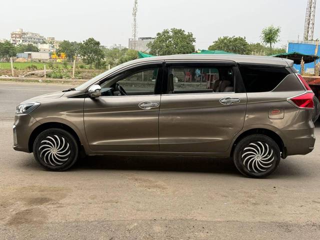https://images10.gaadi.com/usedcar_image/4582133/original/processed_c505d775e7431990c2e7bbfbfb7c28eb.jpeg?imwidth=6401