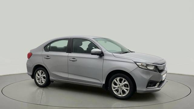 https://images10.gaadi.com/usedcar_image/4582168/original/208fd791b897c11fd561832bf8087bbd.jpg?imwidth=6400