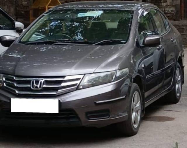 https://images10.gaadi.com/usedcar_image/4582180/original/processed_7c277a63-9d59-4ae1-9bac-ddf8427742ec.jpeg?imwidth=6400