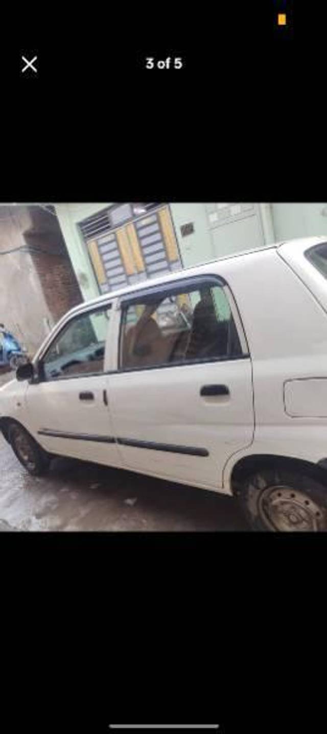 https://images10.gaadi.com/usedcar_image/4582193/original/processed_faadb721-0920-4f89-94c9-7ff7aeb7b3ff.jpg?imwidth=6402