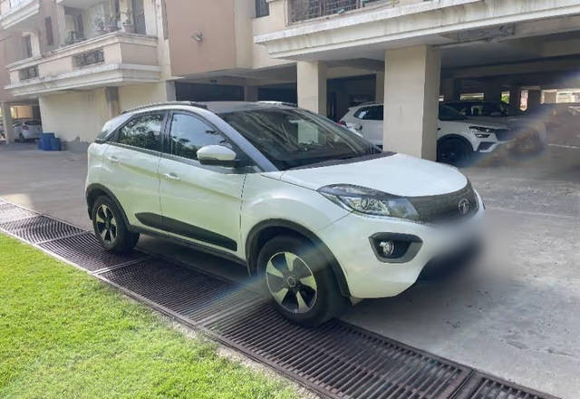 https://images10.gaadi.com/usedcar_image/4582201/original/2efe282e-1d17-41da-bd9e-ef7df739e3e1.?imwidth=6400