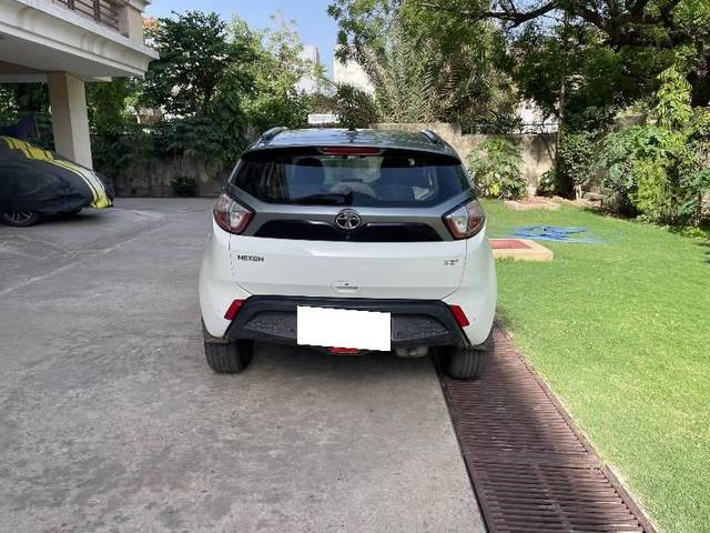 https://images10.gaadi.com/usedcar_image/4582201/original/processed_2c958aff-0098-45ea-a103-d1633d8ba629.jpg?imwidth=6402