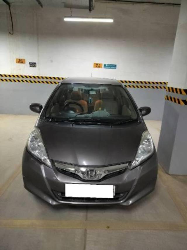 https://images10.gaadi.com/usedcar_image/4582204/original/processed_165b4a1b-850e-4c44-bee7-389f07c4e0cf.jpg?imwidth=6400