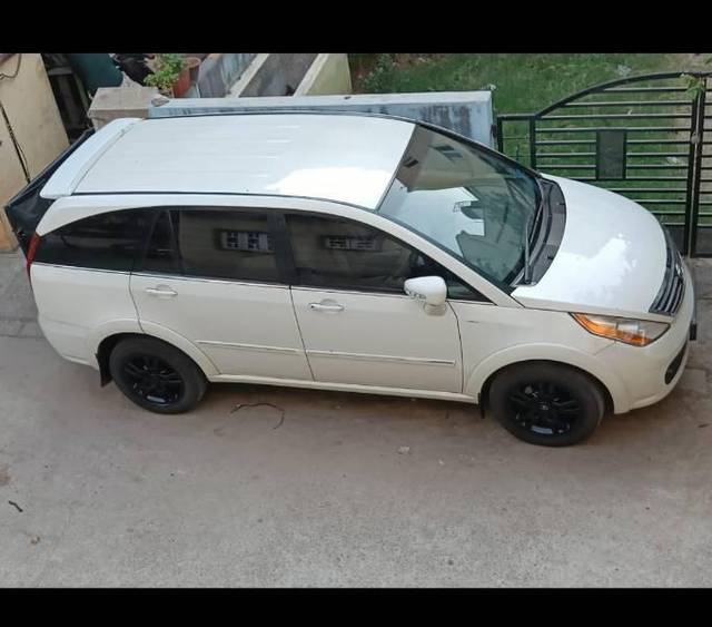 https://images10.gaadi.com/usedcar_image/4582276/original/processed_d9b1e3f0-1f23-4b97-a387-6054f2d22bbd.jpg?imwidth=6401