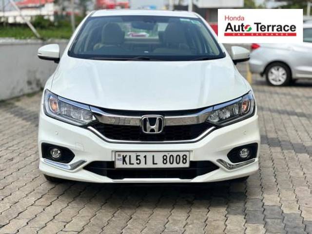 https://images10.gaadi.com/usedcar_image/4582279/original/190f8408f7f6f4134d075d361a8f247a.jpg?imwidth=6400