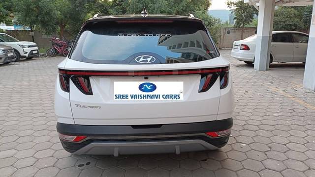 https://images10.gaadi.com/usedcar_image/4582293/original/processed_2910682f7b54b689a430cb0284f24da6.jpeg?imwidth=6402