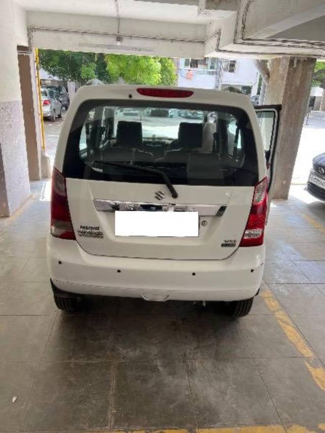 https://images10.gaadi.com/usedcar_image/4582297/original/processed_f3e3da55-d045-487b-89c7-f1c194983489.jpeg?imwidth=6401