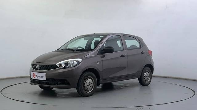 https://images10.gaadi.com/usedcar_image/4582343/original/a9c246cd1126695f32e59e02ff8dddfd.JPG?imwidth=6400