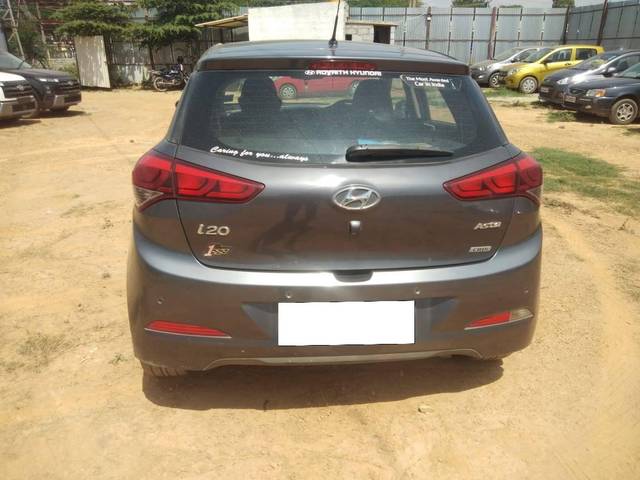 https://images10.gaadi.com/usedcar_image/4582358/original/processed_8821269fcce78f36013d012c0a166245.jpg?imwidth=6402