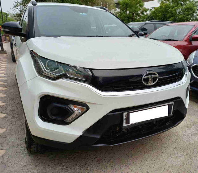 https://images10.gaadi.com/usedcar_image/4582369/original/processed_dcdbe02a7877261dcf48f0669bbff757.png?imwidth=6402
