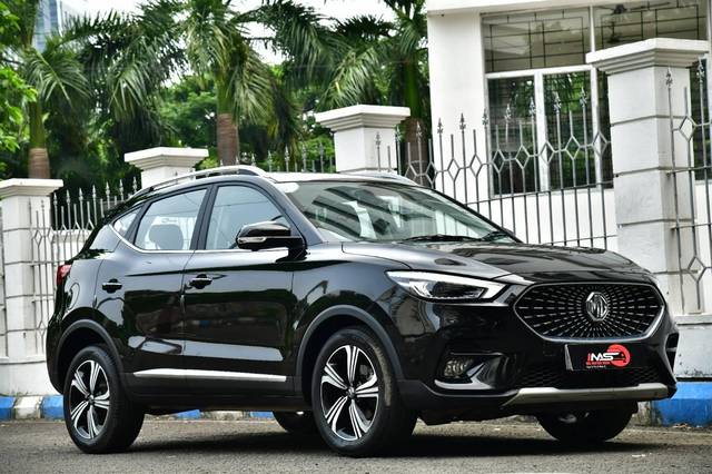 https://images10.gaadi.com/usedcar_image/4582415/original/processed_a0346390ae1146f5804e7add52341ed4.jpg?imwidth=6400