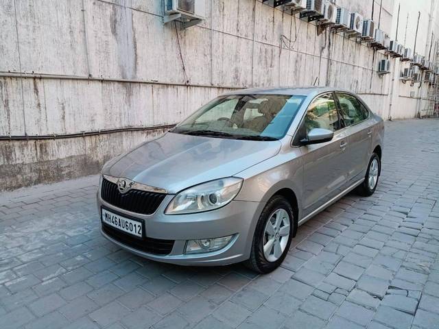 https://images10.gaadi.com/usedcar_image/4582427/original/processed_b72a1b3ab3ff98ac1b6da7b7d3f97ef4.jpg?imwidth=6402