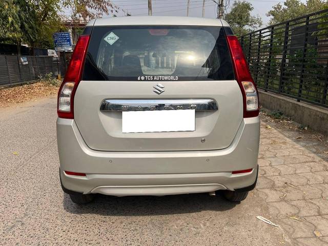 https://images10.gaadi.com/usedcar_image/4582428/original/processed_393e289192b628e8c517d138b2895212.jpg?imwidth=6402