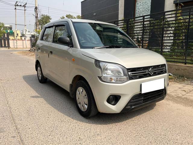 https://images10.gaadi.com/usedcar_image/4582428/original/processed_e6a4341ea76a917711bbb4052305d11a.jpg?imwidth=6400