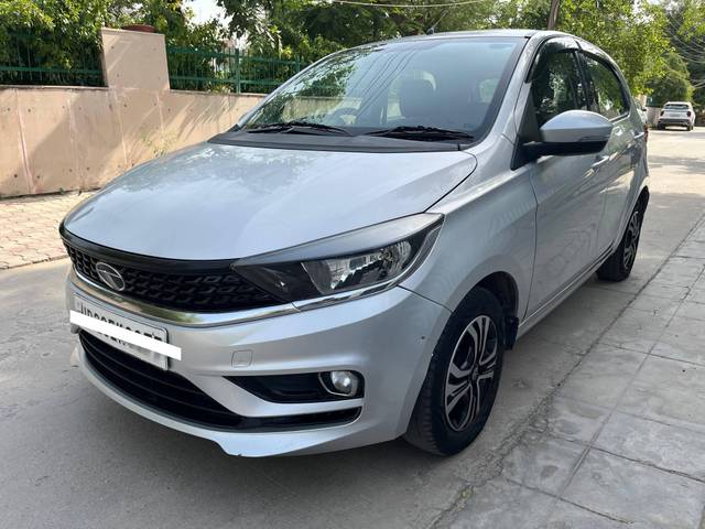 https://images10.gaadi.com/usedcar_image/4582432/original/processed_e59d857fb28c968e06d287d4add260fd.jpg?imwidth=6400