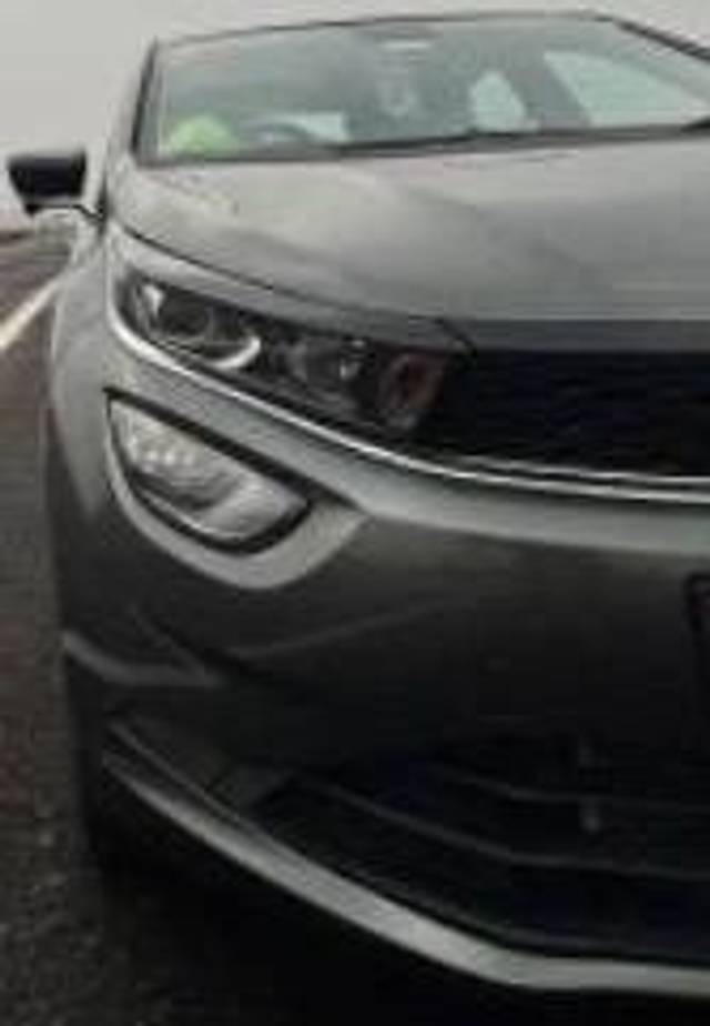 https://images10.gaadi.com/usedcar_image/4582448/original/processed_90efbdb0-2812-42c8-b0ff-73a6a8dac756.jpeg?imwidth=6402