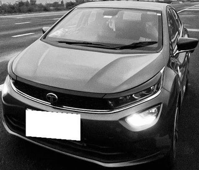 https://images10.gaadi.com/usedcar_image/4582448/original/processed_processed_48b7c997-5820-4f84-849f-ff01b9777b08.jpg?imwidth=6400