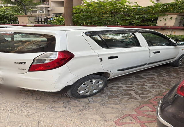 https://images10.gaadi.com/usedcar_image/4582455/original/5743a128-6807-4630-b08e-ce9da041e7ce.?imwidth=6402