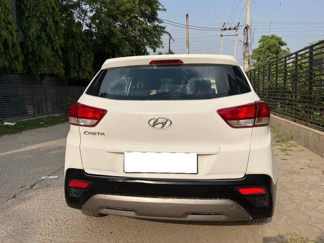 https://images10.gaadi.com/usedcar_image/4582475/original/processed_73eec65331d59df84b98f59093c7086c.jpg?imwidth=6402