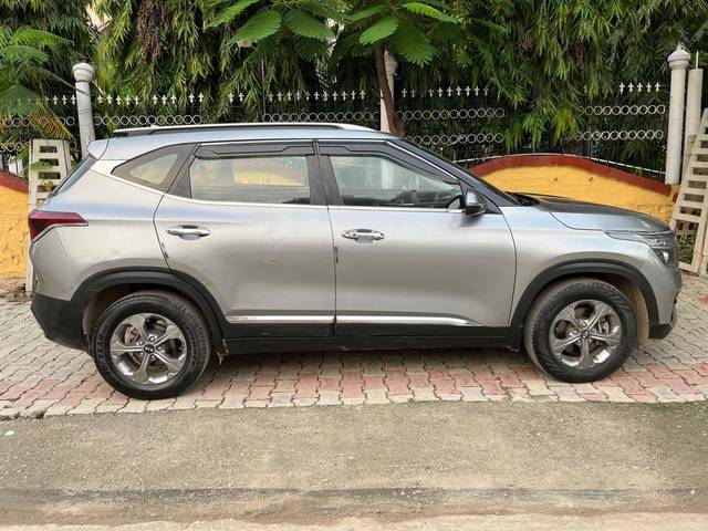 https://images10.gaadi.com/usedcar_image/4582482/original/processed_b7e2b92599ad805a6e8d00d177b48d3a.jpg?imwidth=6401