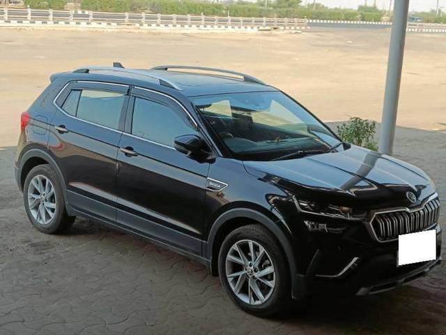 https://images10.gaadi.com/usedcar_image/4582516/original/processed_3e72acd4-e25f-4c7c-ba1b-b456384a5ec6.jfif?imwidth=6400