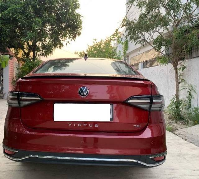 https://images10.gaadi.com/usedcar_image/4582520/original/processed_b62bda15-99f8-4746-b72e-7aa150fea180.jpeg?imwidth=6401
