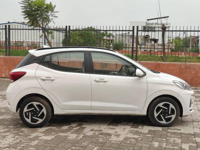 https://images10.gaadi.com/usedcar_image/4582527/original/processed_6c853976d50ee0e8e0a36dba08cd0f2f.jpeg?imwidth=6401